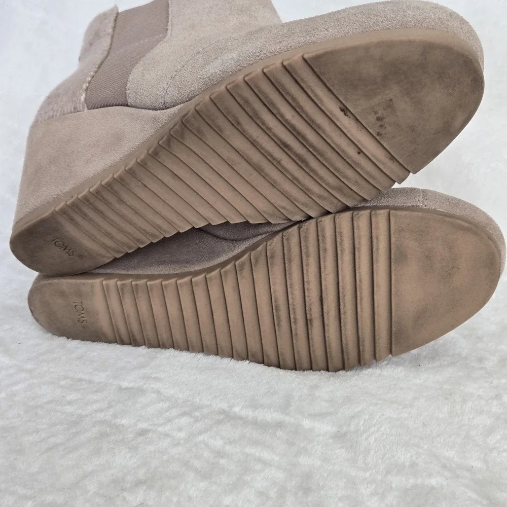 Toms Bailey Women's Wedge Ankle Boots Sz 9 Oatmeal Suede Casual Pull‎ on Botties